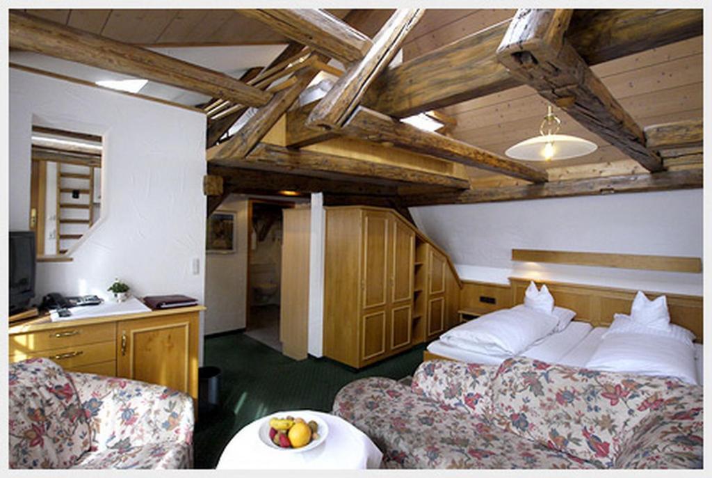 Hotel-Restaurant Ochsen Blaubeuren Δωμάτιο φωτογραφία